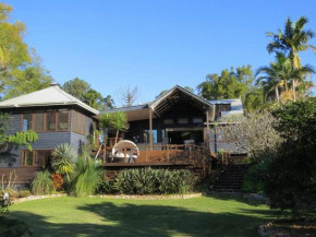 BELLINGEN CONVERTED CHURCH on the river (Pet Friendly), Bellingen